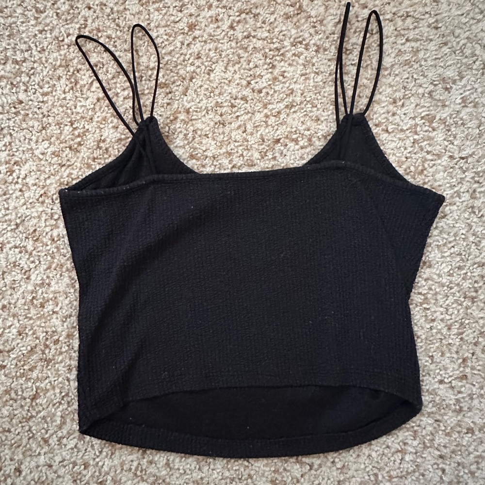 Lulu’s Crop Top - Picture 2 of 3